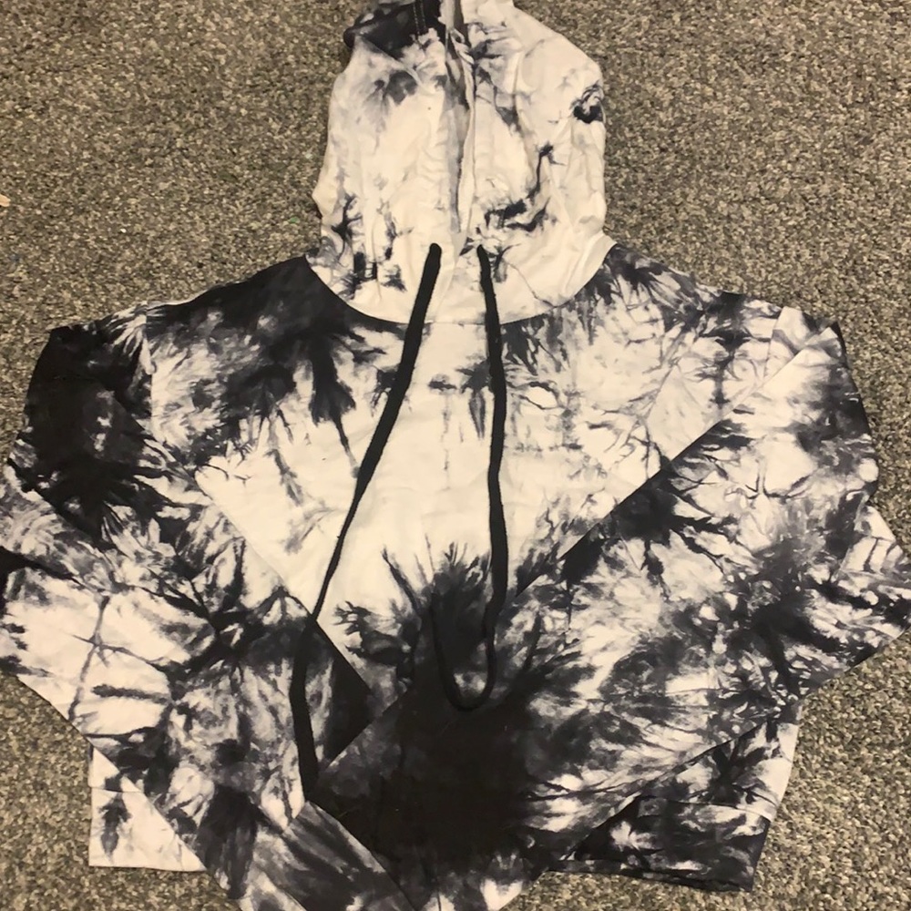 Cropped hoodie